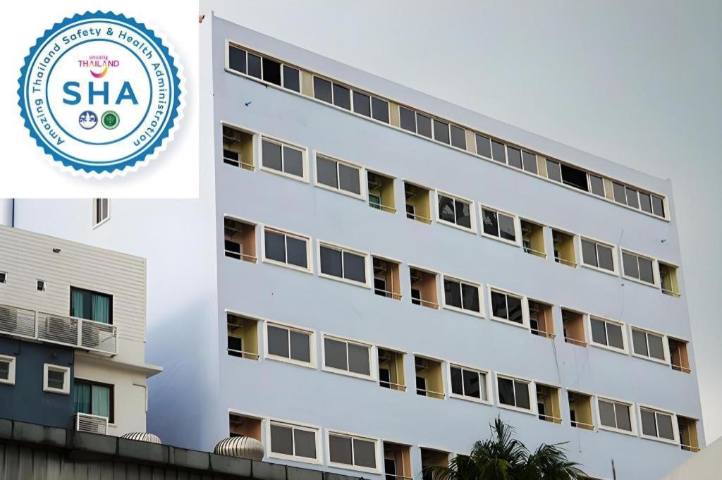 J Two S Pratunam Hotel Bangkok Exterior photo